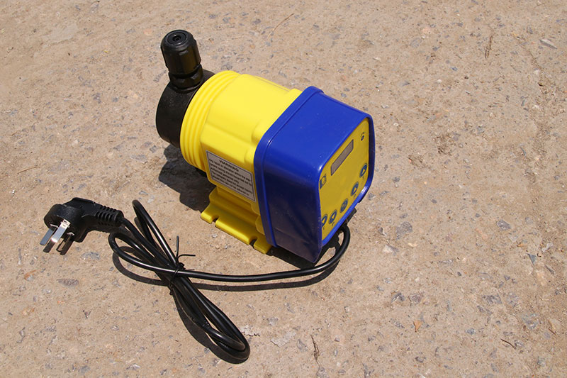 電磁隔膜計量泵-01