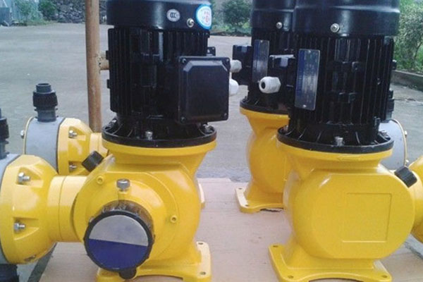 自動(dòng)加藥計(jì)量泵,加藥計(jì)量泵